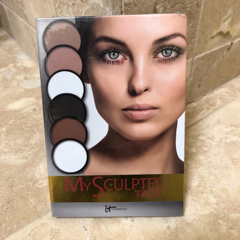 NIB! IT Cosmetics My Sculpted Face Pallet!